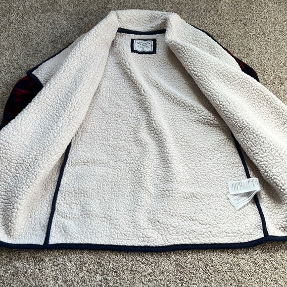 Abercrombie & Fitch, Sherpa lined, draped jacket. - Picture 4 of 6